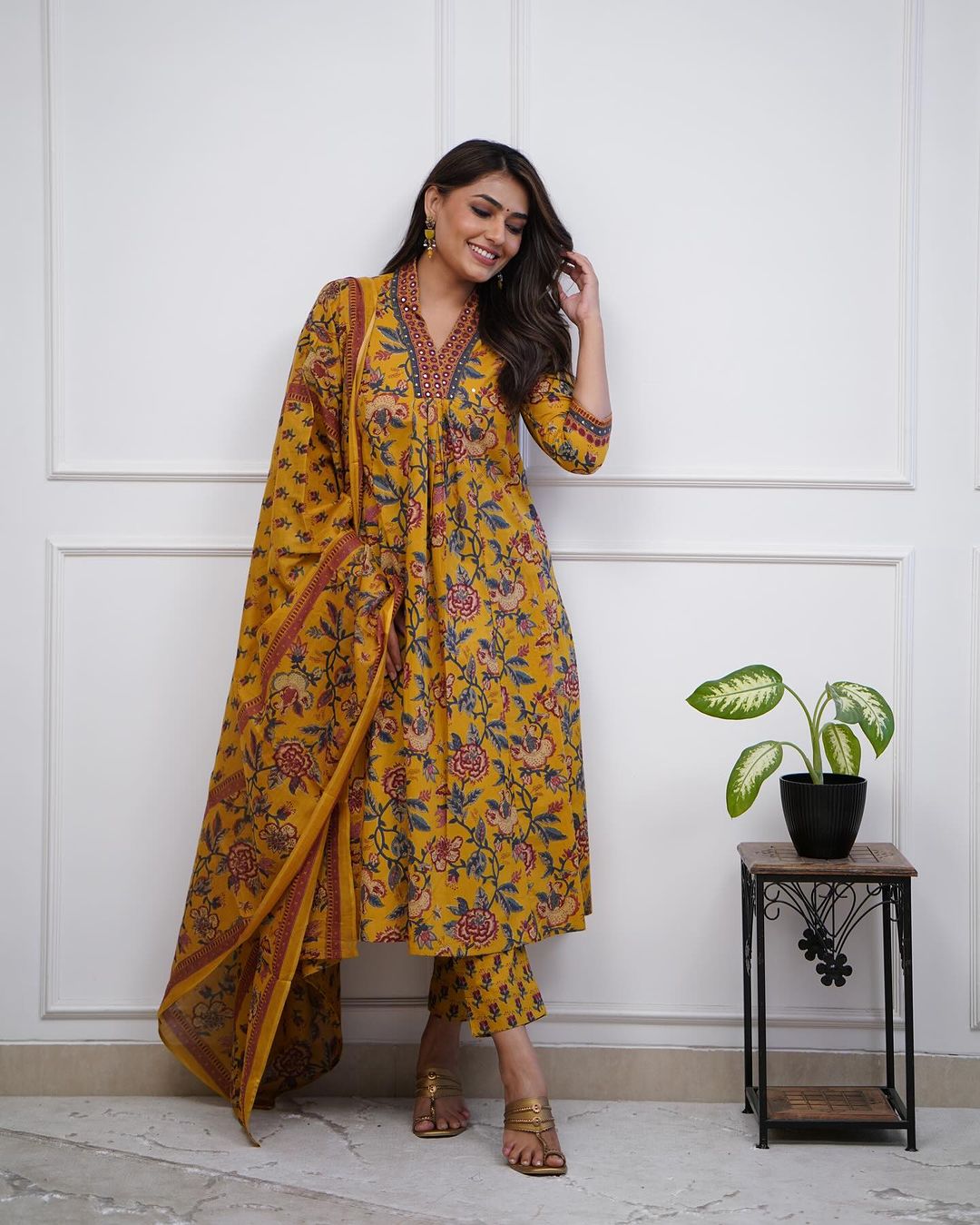 GRECIILOOKS Kurta Set with Dupatta for Women | Kurti Set for Women | Festive Kurta Set for Women | Regular Fit Kurta