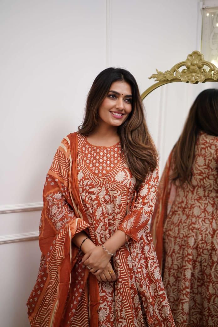 Sanganeri Print Anarkali Kurta Set with Adda Embroidery Work